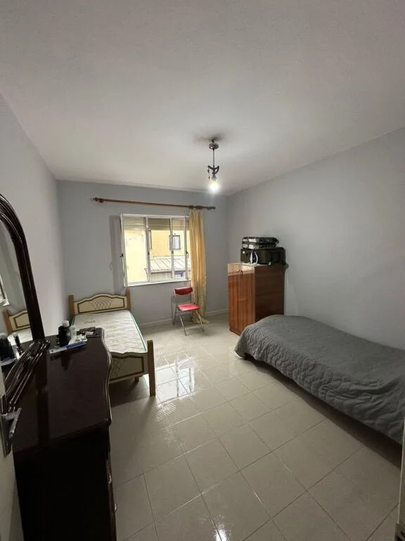 Tirane, jepet me qera apartament 2+1+Ballkon Kati 4, 80 m² 550 € (Bulevardi Zogu I)