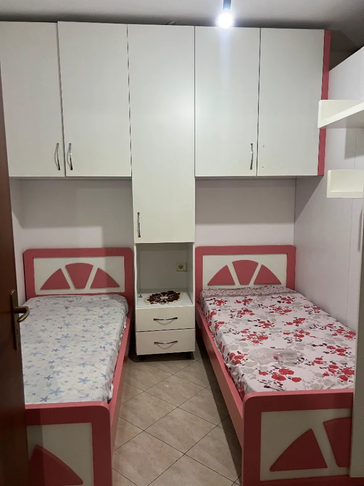 Tirane, jepet me qera apartament 2+1+Ballkon Kati 6, 90 m² 450 € (Astir Mikel Maruli)