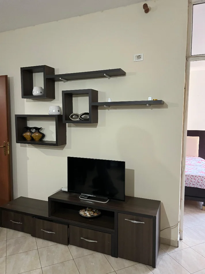 Tirane, jepet me qera apartament 2+1+Ballkon Kati 6, 90 m² 450 € (Astir Mikel Maruli)