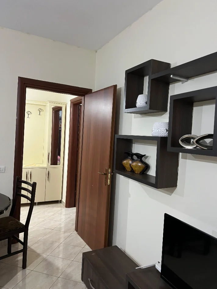 Tirane, jepet me qera apartament 2+1+Ballkon Kati 6, 90 m² 450 € (Astir Mikel Maruli)
