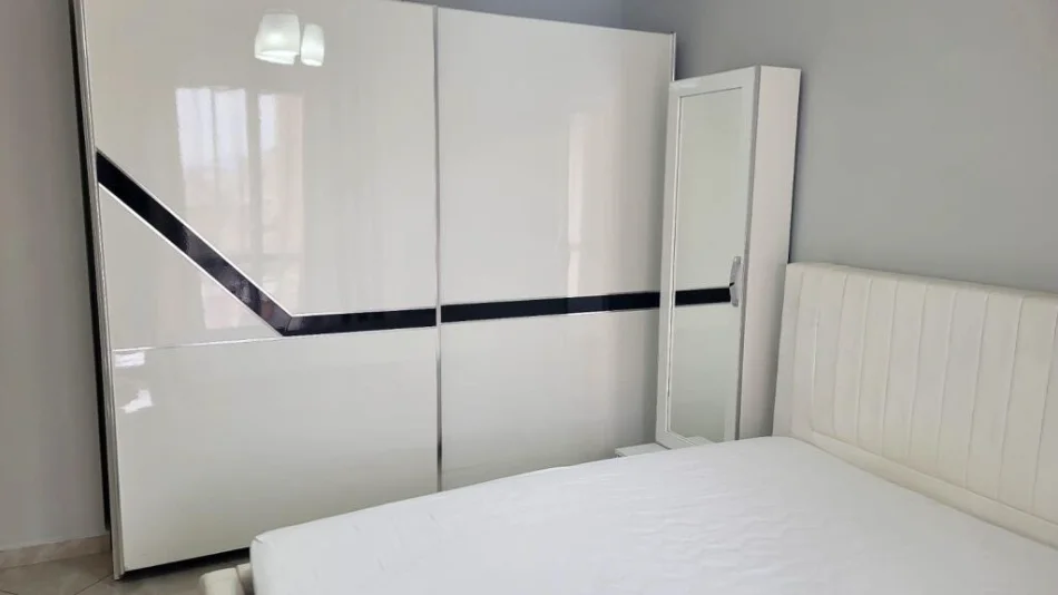 Tirane, jepet me qera apartament 1+1+Ballkon Kati 2, 70 m² 450 € (Astir)
