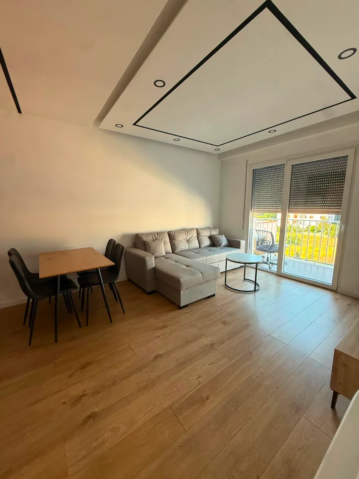 Tirane, jepet me qera 1+1 Kati 3, 68 m² 500 € (Astir,rezidenca Klensi)
