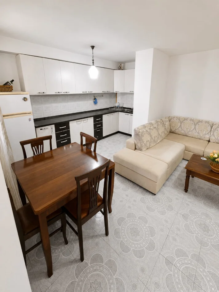 Durres, shitet apartament 1+1 Kati 4, 65 m² 85.000 € (Spitali)