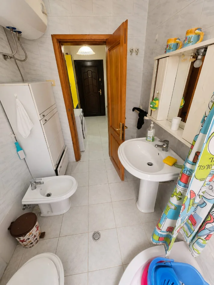 Durres, shitet apartament 1+1 Kati 4, 65 m² 85.000 € (Spitali)