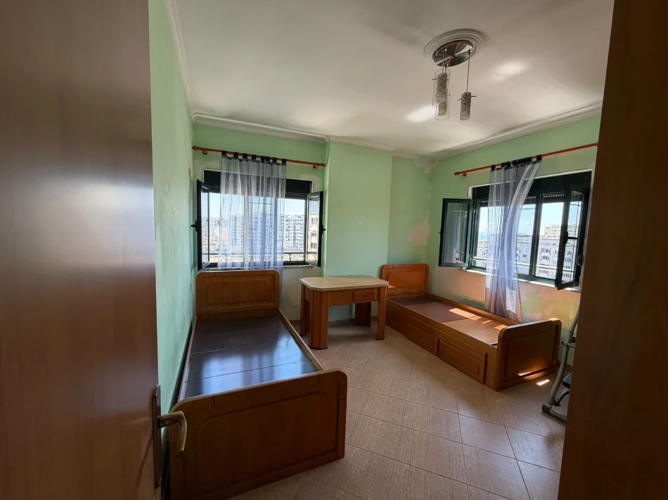 Durres, shitet apartament 3+1+Aneks+Ballkon Kati 10, 135 m² 160.000 € (Tregu i Vogel)