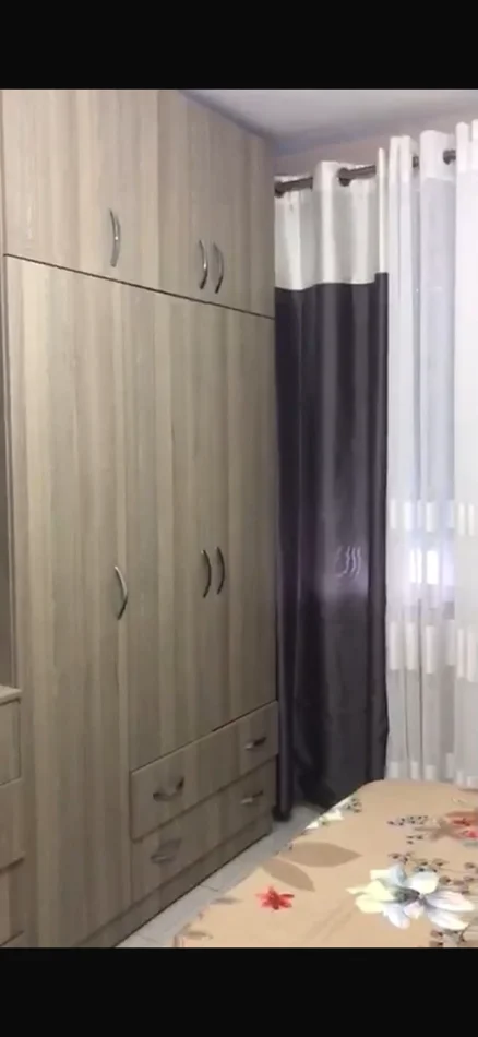 Tirane, jepet me qera apartament 2+1 Kati 4, 75 m² 650 € (Ferit Xhajko)