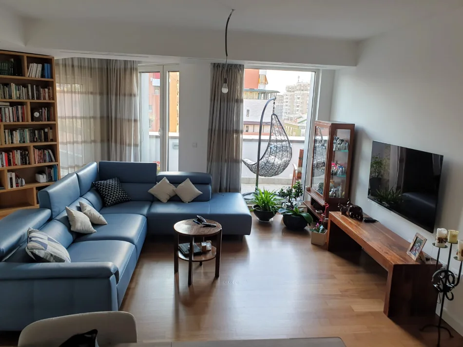 Shqiperi, jepet me qera apartament 2+1+2+Parkim, Kati 6, 120 m² 1.800 € (Qender)