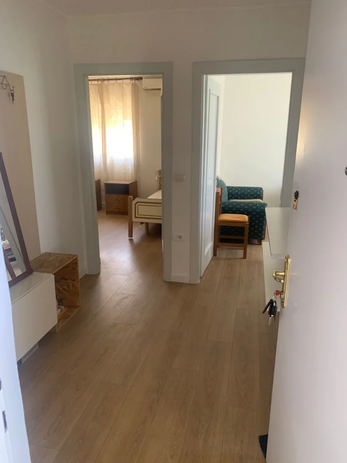 Tirane, jepet me qera apartament 2+1 Kati 2, 70 m² 550 € (Rruga Fortuzi)