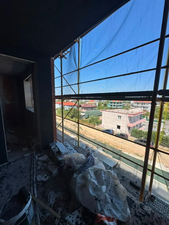 Tirane, shitet 1+1 Kati 4, 69 m² 62.982 € (Kamez Rruga "Skenderbeu".)