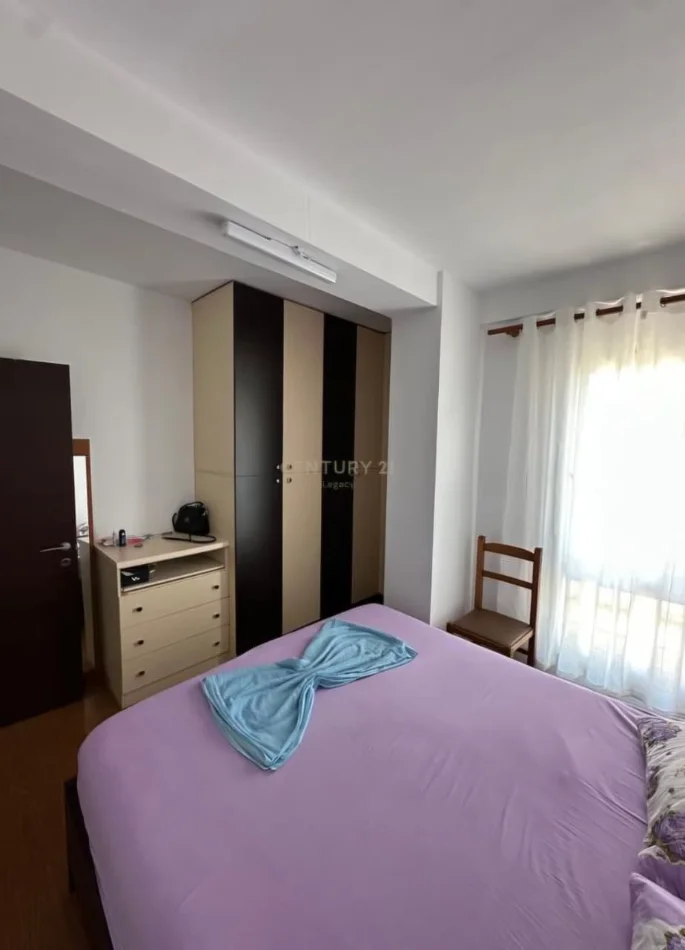 Tirane, jepet me qera apartament 2+1+Aneks+Ballkon Kati 5, 85 m² 500 € (yzberisht)