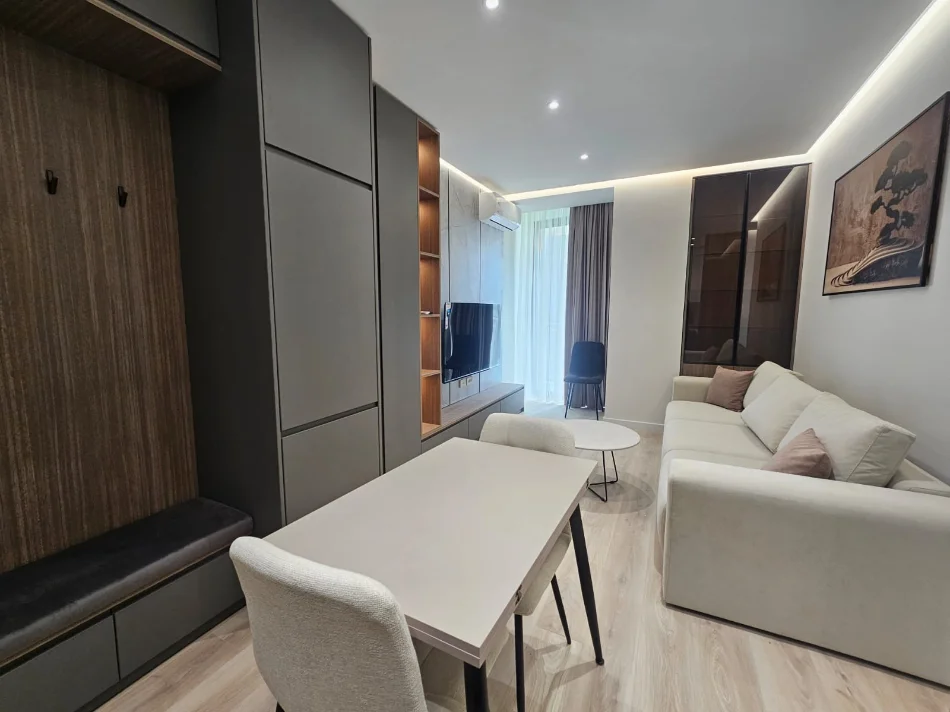 Tirane, jepet me qera apartament 1+1+Ballkon Kati 4, 68 m² 1.000 € (Rruga Mine Peza)