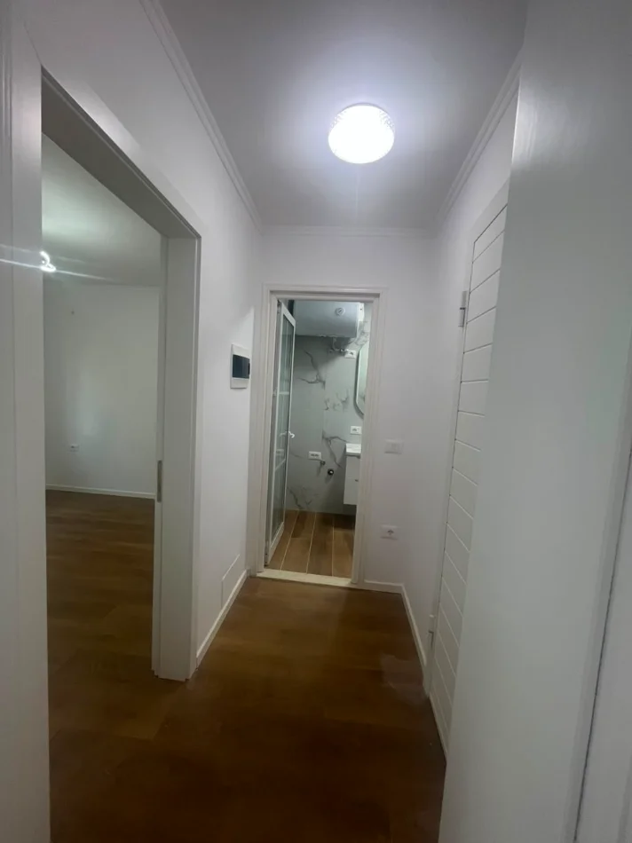 Shqiperi, shitet apartament 1+1 Kati 4, 34 m² 94.000 € (Rruga Xhanfize Keko)