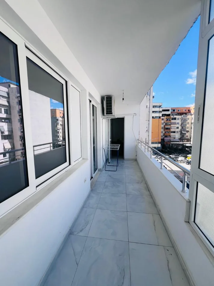 Tirane, jepet me qera apartament 2+1+Ballkon Kati 4, 500 m² 500 € (Astir ( prane Bohem))