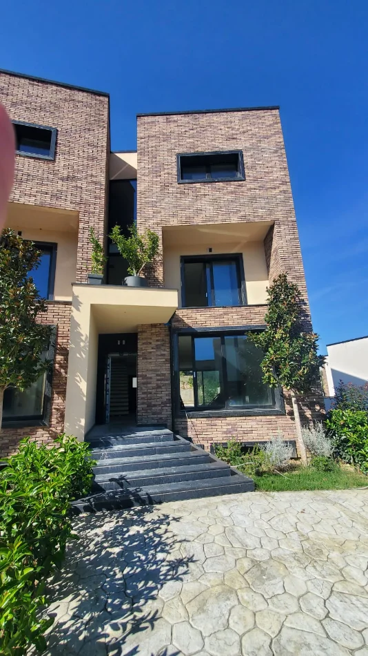 Tirane, shitet Vile Vile 3 Katshe , 518 m² 700.000 € (mjull-bathore)