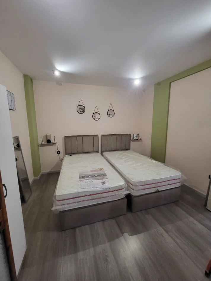Tirane, jepet me qera apartament 1+1 , 55 m² 