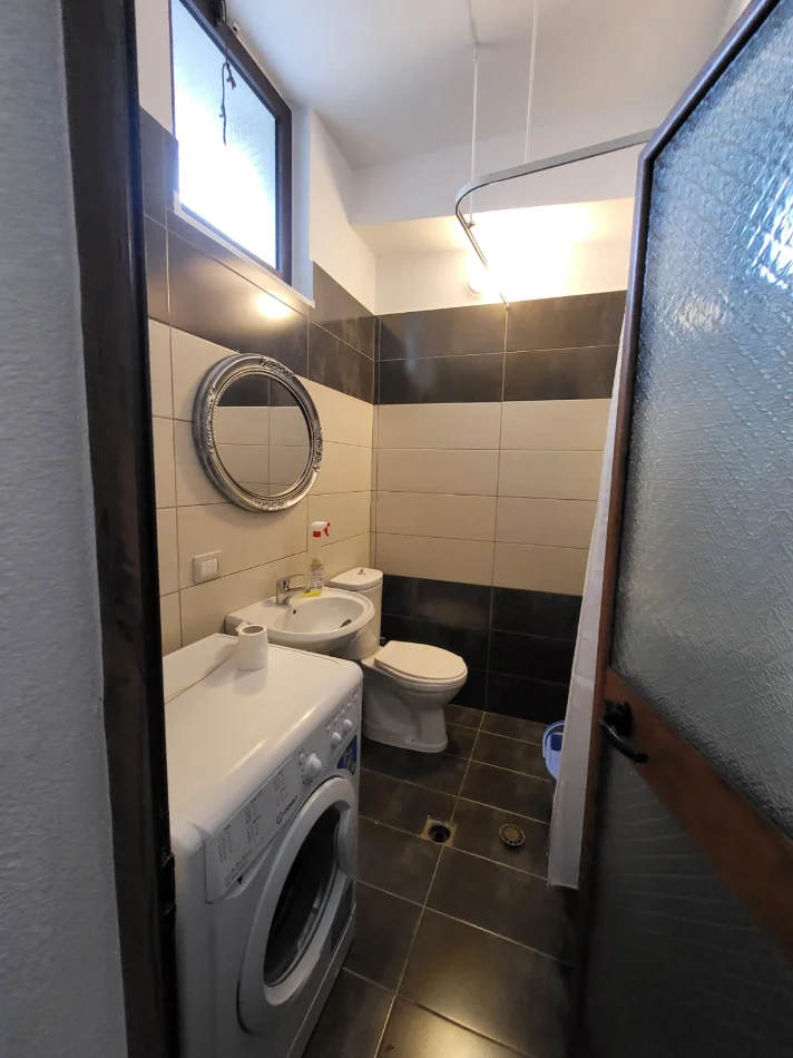 Tirane, jepet me qera apartament 1+1 , 55 m² 
