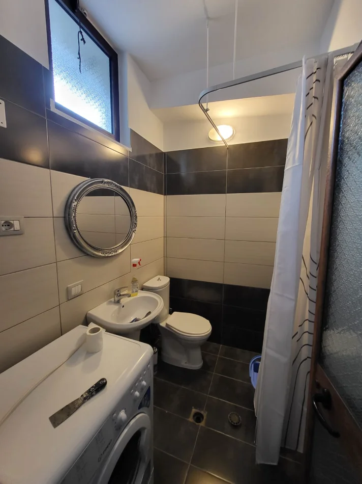 Tirane, jepet me qera apartament 1+1 , 55 m² 