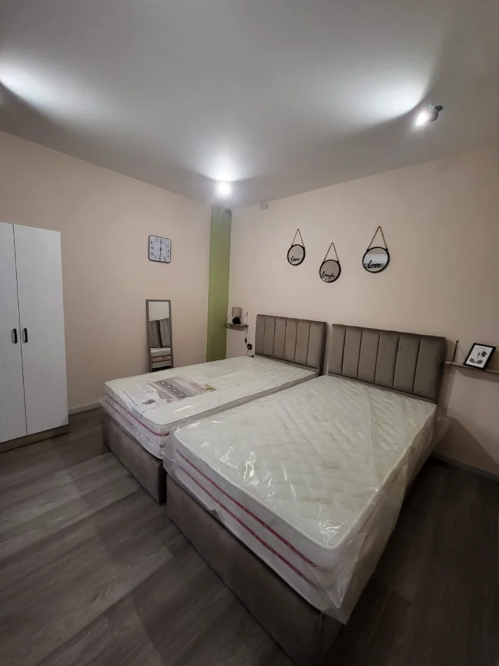 Tirane, jepet me qera apartament 1+1 , 55 m² 