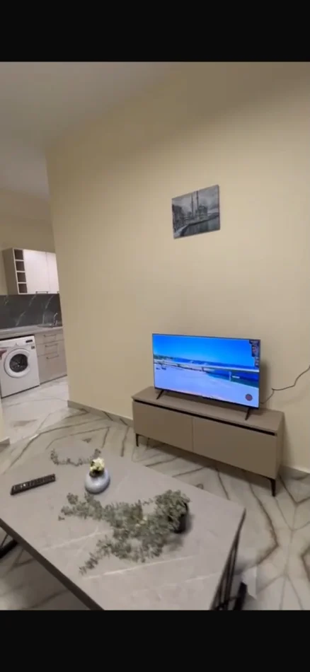 Tirane, jepet me qera apartament 1+1 Kati 2, 400 € 