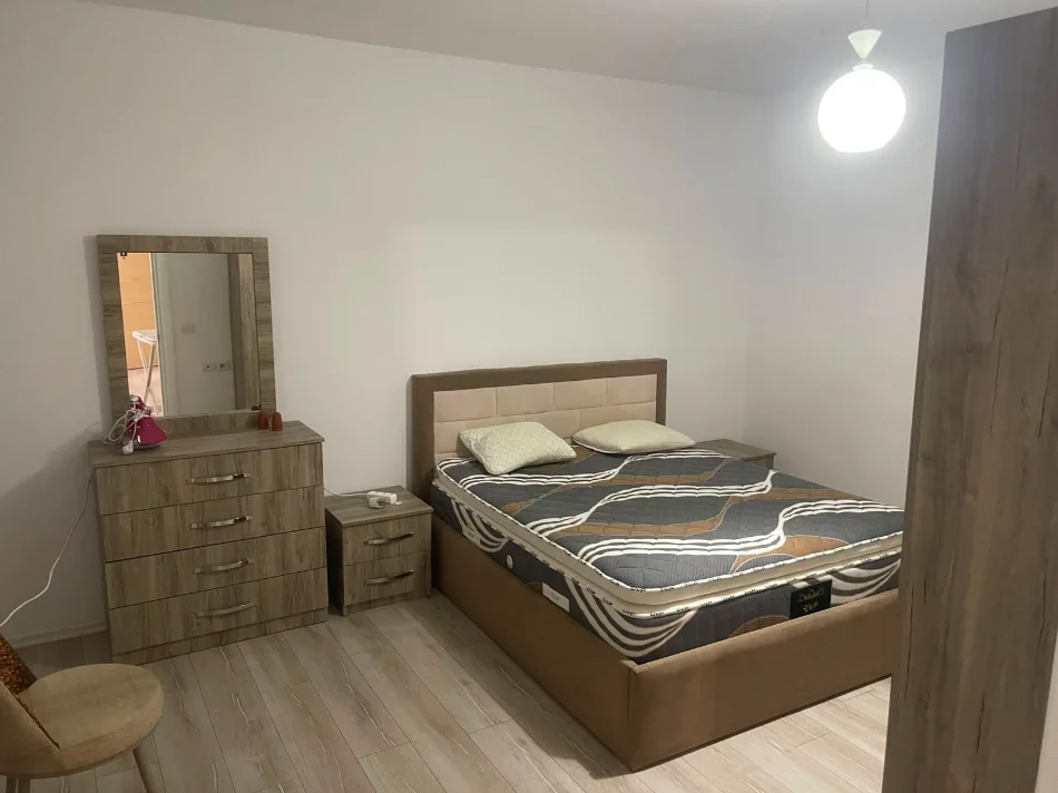Tirane, jepet me qera apartament 1+1 Kati 9, 70 m² 600 € 