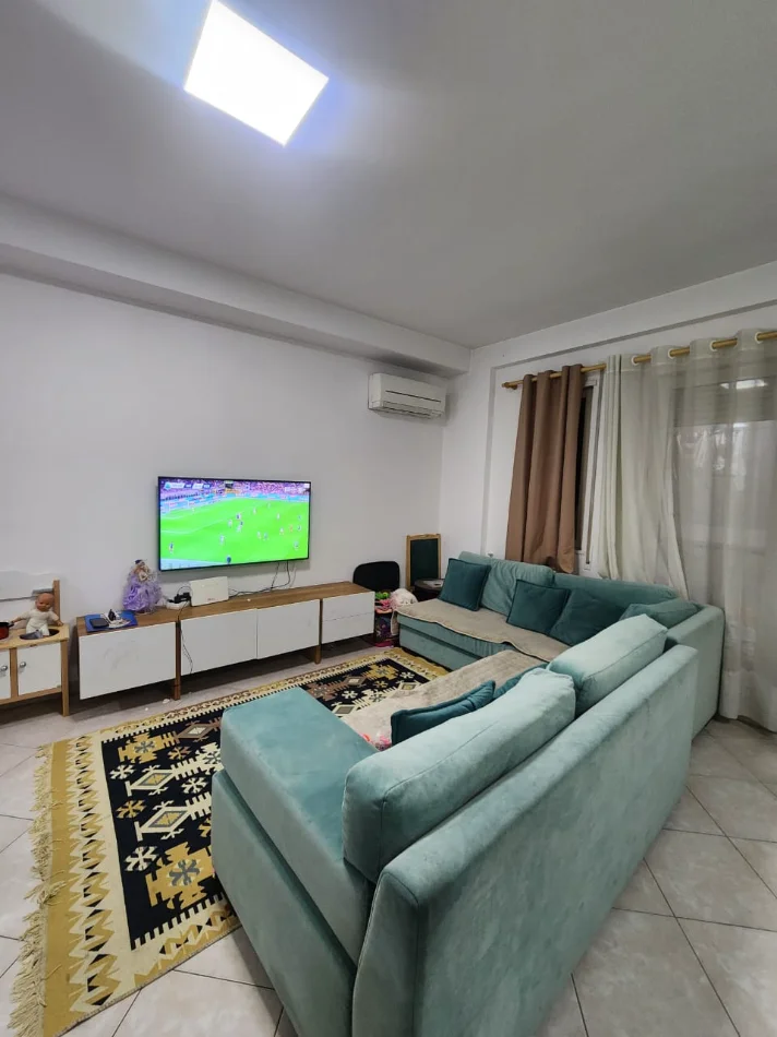 Shitet Apartament 1+1 tek Ish Parku, Rruga e Kavajës afer Report Tv,  163.000