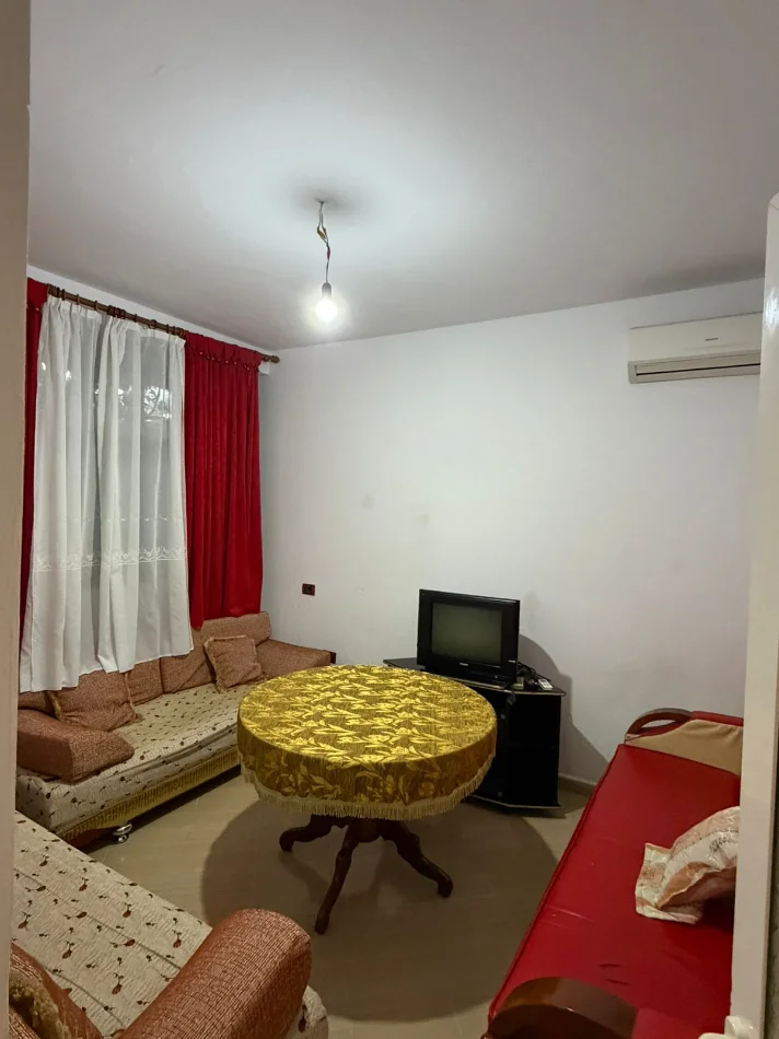 Tirane, jepet me qera apartament 2+1+Aneks+Ballkon Kati 1, 470 € (xhamlliku , oxhaku)