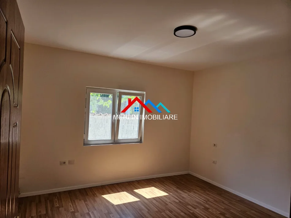 Tirane, jepet me qera apartament 2+1 Kati 1, 110 m² 550 € (Rruga S. Bruzi)