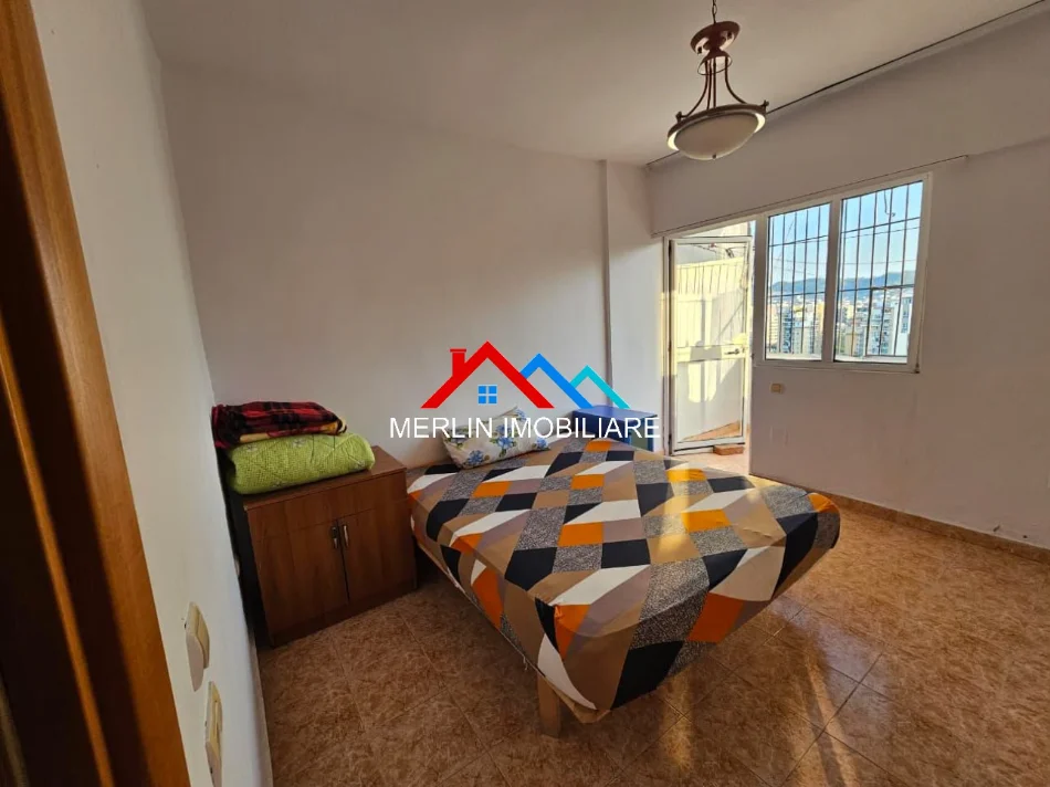 Tirane, jepet me qera Apartament 2+1 Kati 9, 100 m² 590 € (Rruga Dritan Hoxha, Laprak)