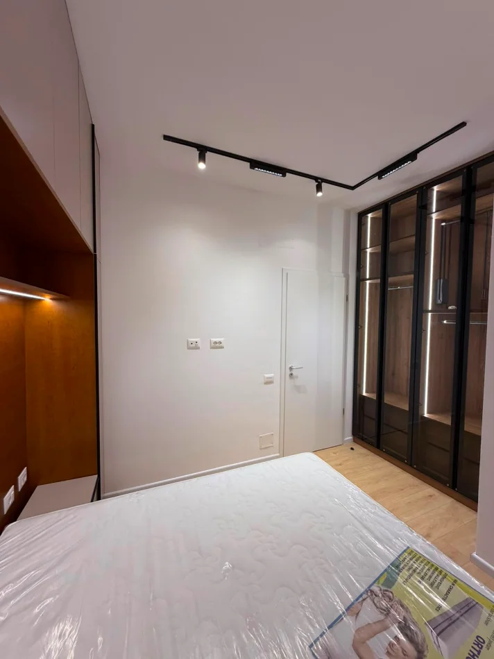 Tirane, jepet me qera apartament 1+1 Kati 6, 55 m² 550 € (Ali Demi, Kompleksi Kadiu)
