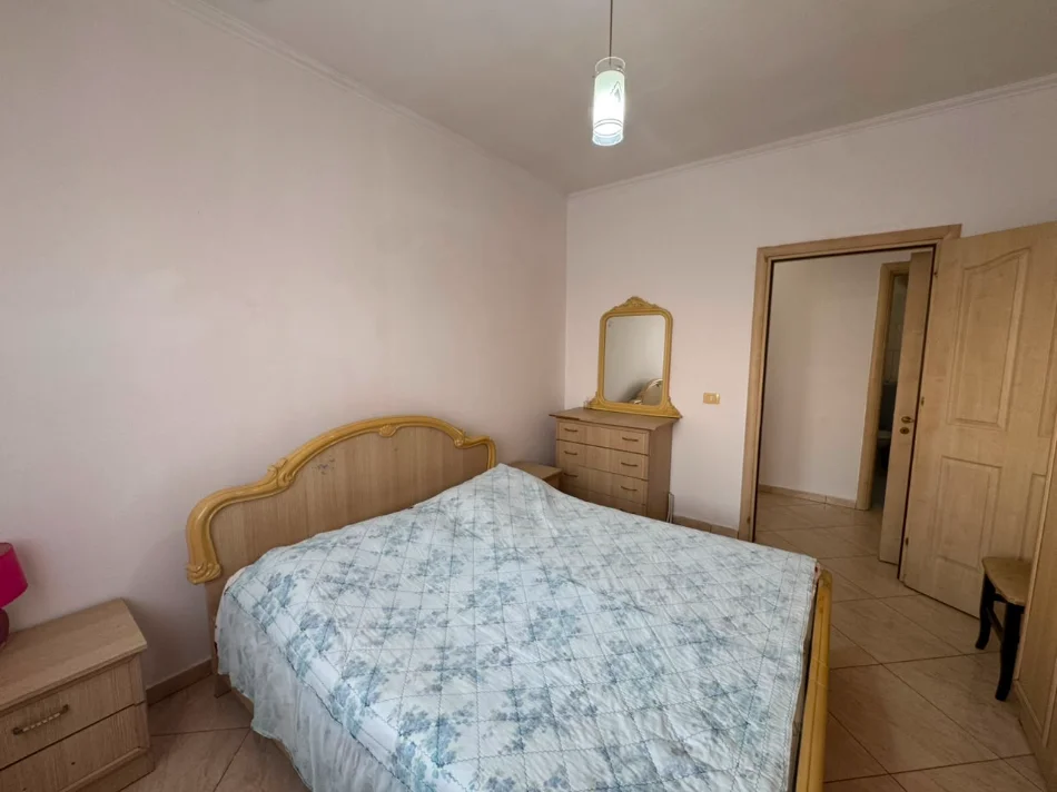 Tirane, jepet me qera apartament 2+1+Ballkon Kati 9, 110 m² 700 € (Rruga Fortuzi, Perballe Ministrise se Drejtesise)