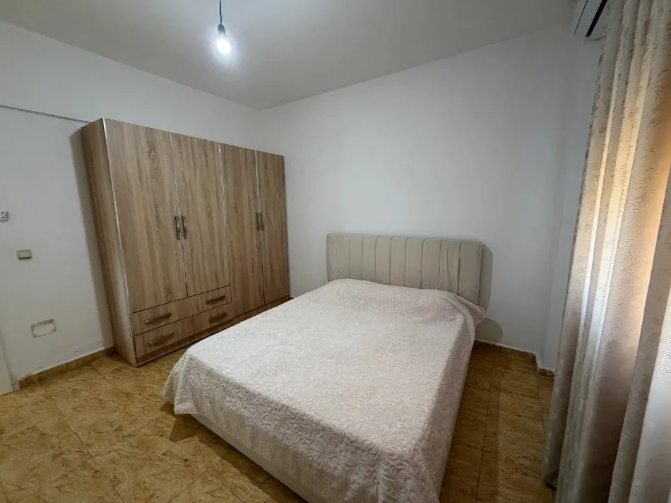 Tirane, jepet me qera apartament 2+1 Kati 4, 70 m² 600 € 