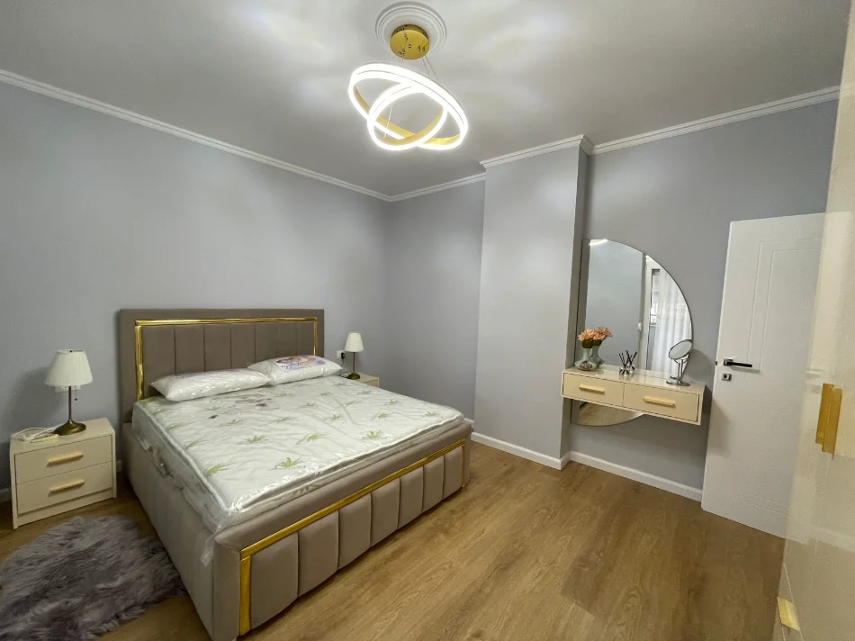 Tirane, jepet me qera apartament 2+1+2+Parkim, Kati 4, 120 m² 970 € (Zogu i Zi)