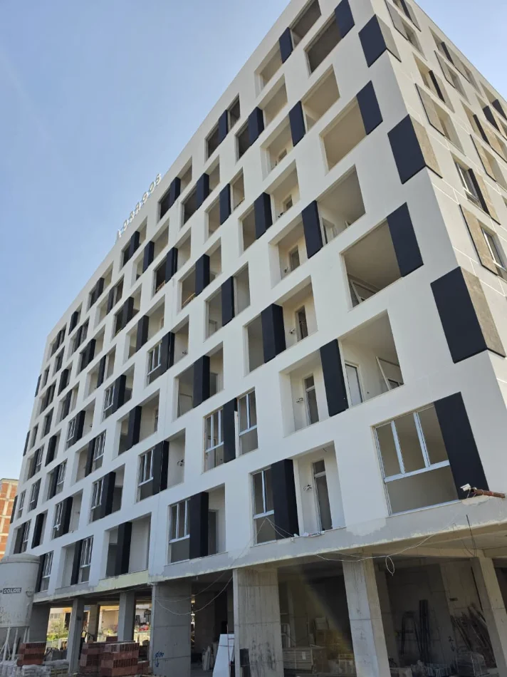 SHITET: 1+1 Perfekt ✨️ Kamëz 76.7m² ( 📍Fiks Te Pedonalja e Re ) 🌇 Kati 2, Ndërtim i ri 2026 | Çmimi: 71.000€ 💶 Planimetri Ultra ✅️