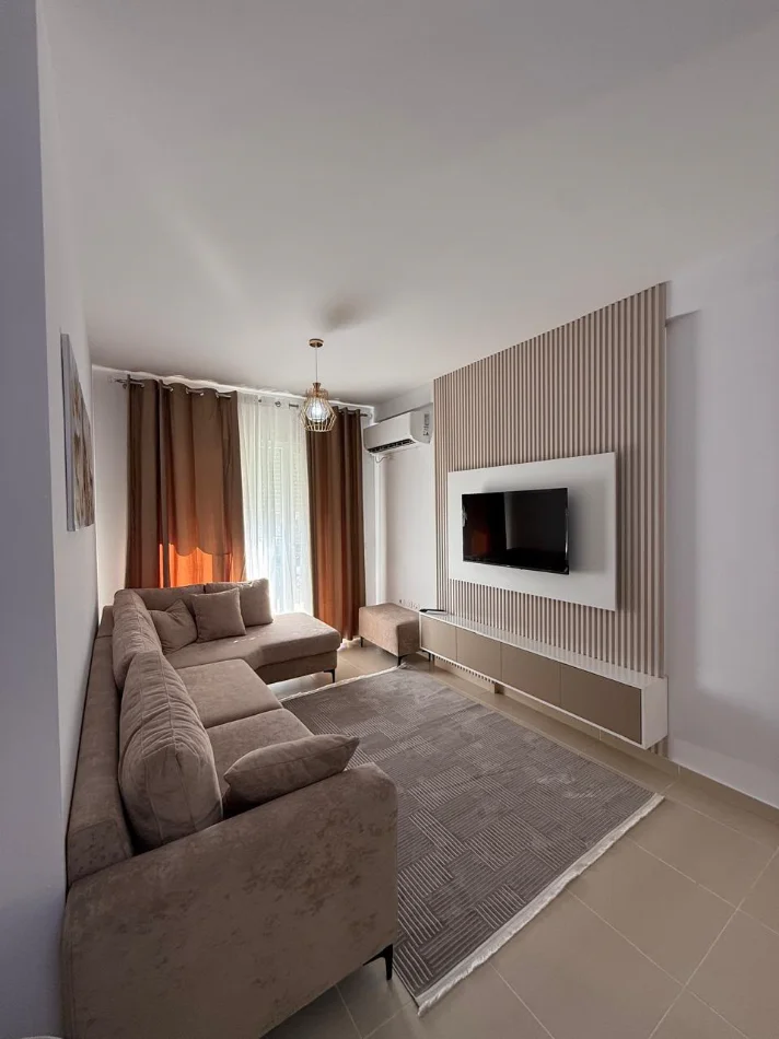 Tirane, jepet me qera 2+1 Kati 2, 85 m² 750 € (TREGU ELEKTRIK)