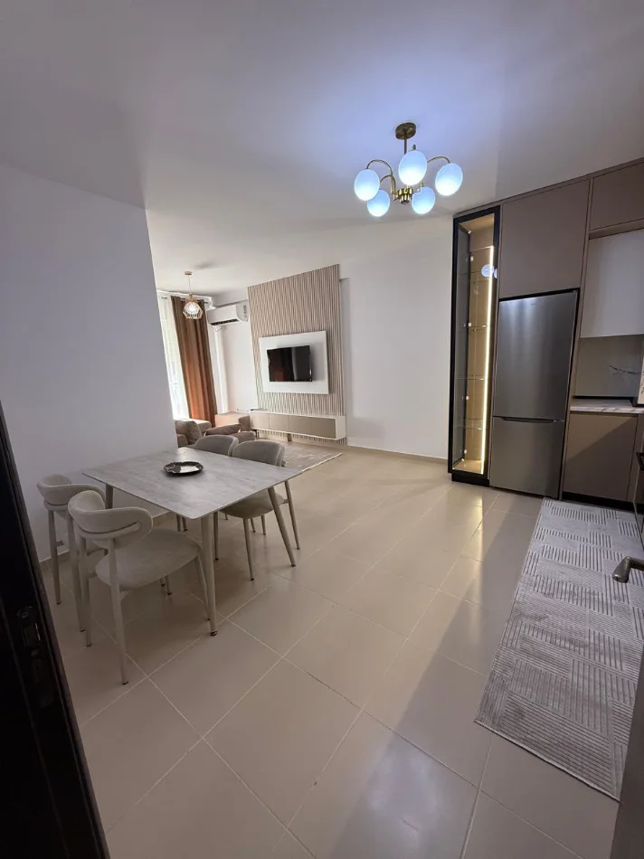 Tirane, jepet me qera 2+1 Kati 2, 85 m² 750 € (TREGU ELEKTRIK)