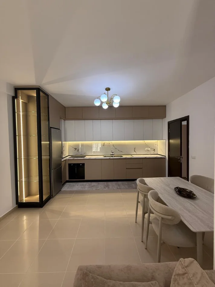 Tirane, jepet me qera 2+1 Kati 2, 85 m² 750 € (TREGU ELEKTRIK)