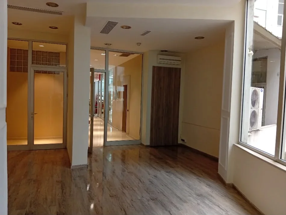 Tirane, shitet zyre Kati 0, 34 m² 165.000 € (RRUGA SAMI FRASHERI)