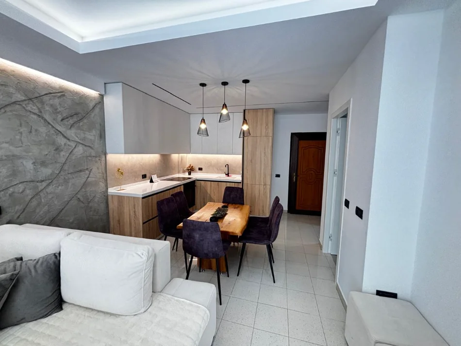 Durres, jepet me qera 2+1 Kati 6, 70 m² (Plazh, Lagja 13)