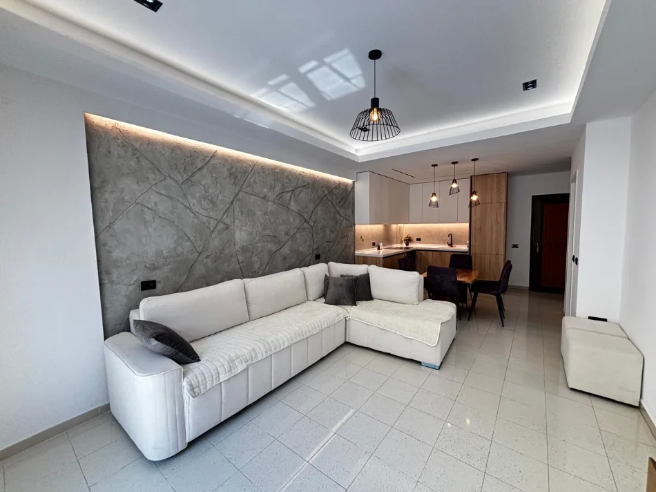 Durres, jepet me qera 2+1 Kati 6, 70 m² (Plazh, Lagja 13)