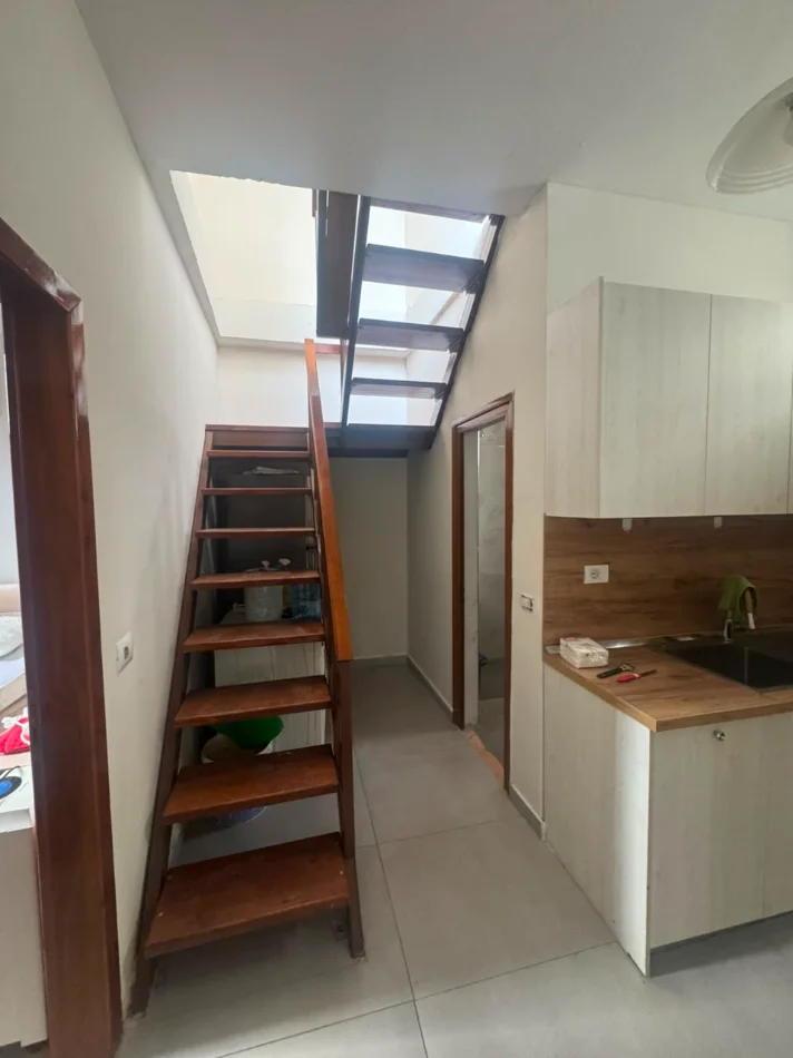 Tirane, jepet me qera ambjent biznesi Kati 0, 100 m² 1.300 € (Bulevardi Zogu I Pare)