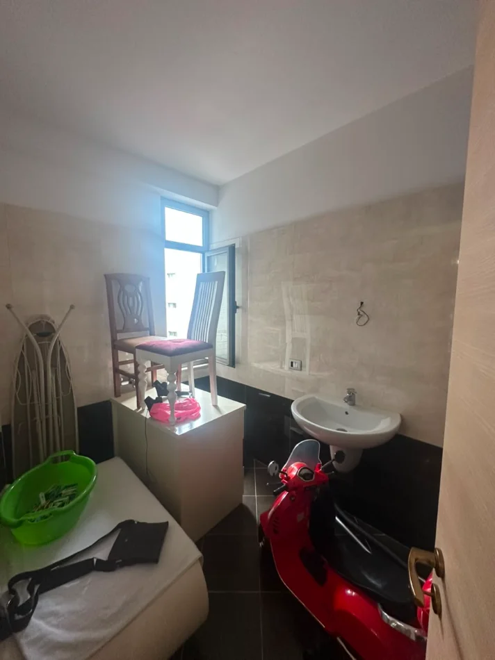 Tirane, shitet apartament 2+1+Ballkon , 104 m² 220.000 € (Tower Bridge 1, Rajoni nr 4)