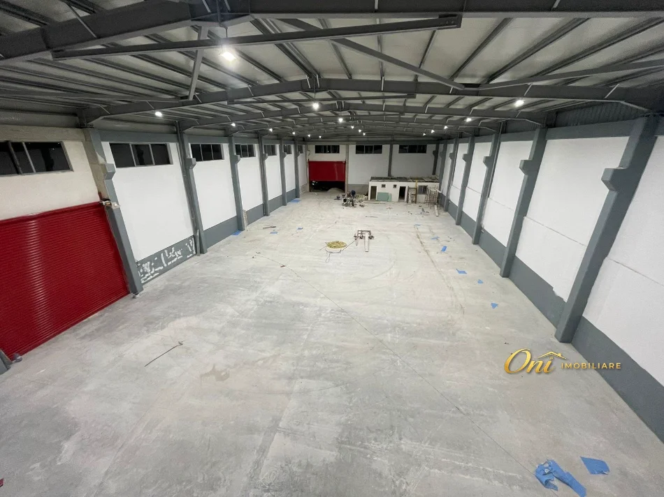 Tirane, jepet me qera ambjent biznesi Kati 0, 1.100 m² 4.000 € (VORE)