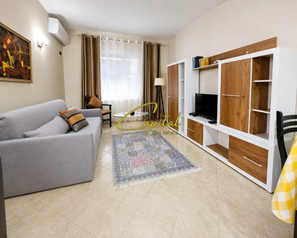 Tirane, jepet me qera apartament 1+1 Kati 4, 75 m² 600 € (RRUGA E KAVAJES)