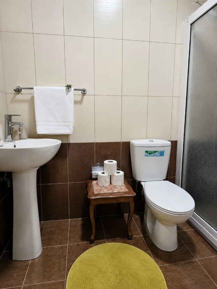 Tirane, jepet me qera apartament 1+1 Kati 4, 75 m² 600 € (RRUGA E KAVAJES)