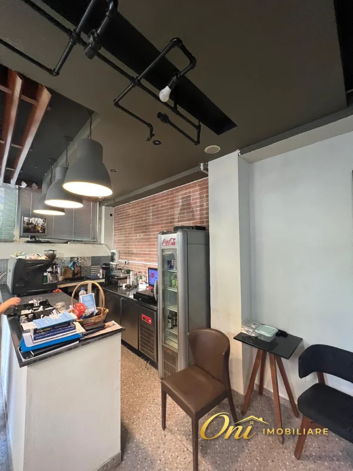 Tirane, jepet me qera dyqan Kati -1, 35 m² 1.200 € (SHESHI WILLSON)