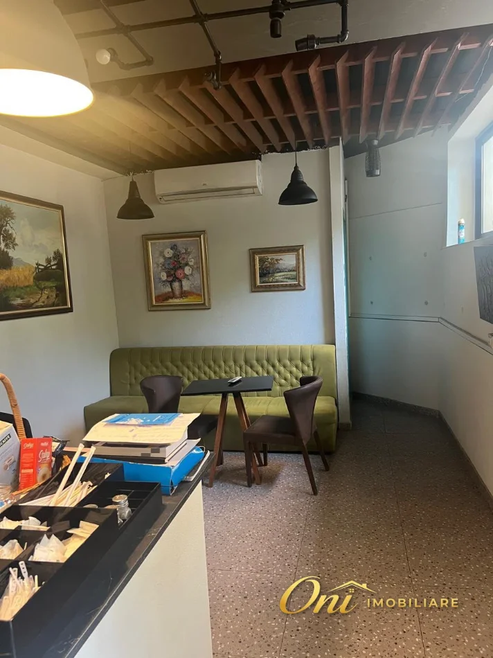 Tirane, jepet me qera dyqan Kati -1, 35 m² 1.200 € (SHESHI WILLSON)