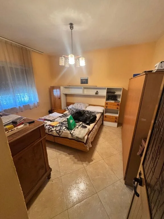 Tirane, shitet apartament 3+1+Aneks+Ballkon Kati 2, 89 m² 180.000 € (rruga e durresit)