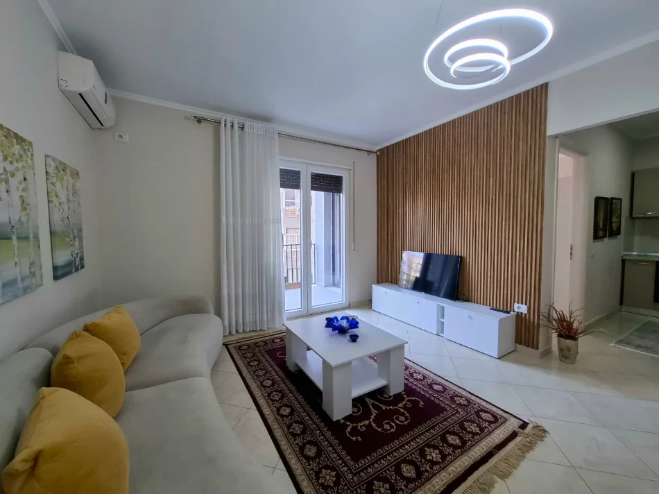 🏠ME QERA: 1+1 📍Qender (Fakulteti i Shkencave te Natyres) - 55,000 Leke/Muaj - Pallat i Ri - K.3 - Sp.75m² || 10 Min Larg Qendres🚀