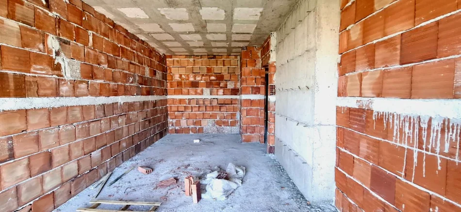 🏠SHITET: 1+1 📍Ish Fusha e Aviacionit (Dorezim Fundi 2027🏗️) - 99,000€ - Ne Faze Tulle - K.5 - Sp.66m² || 🚨 ÇMIM EKONOMIK PËR ZONËN