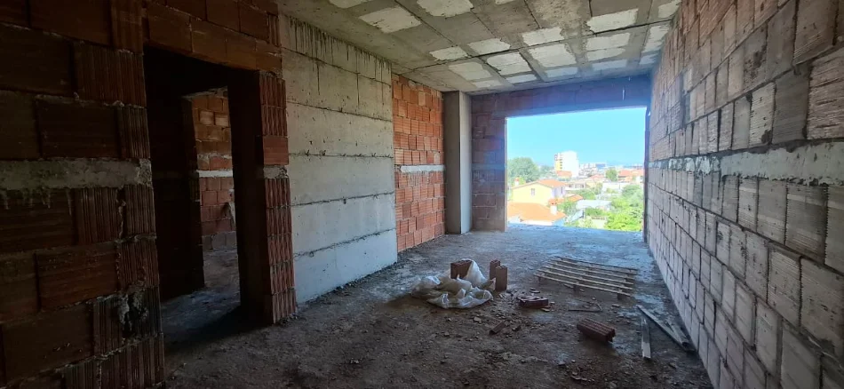 🏠SHITET: 1+1 📍Ish Fusha e Aviacionit (Dorezim Fundi 2027🏗️) - 99,000€ - Ne Faze Tulle - K.5 - Sp.66m² || 🚨 ÇMIM EKONOMIK PËR ZONËN